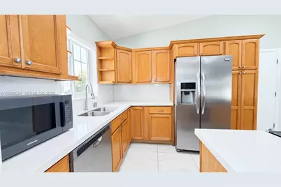 8331 NW 44th Ct, Lauderhill, FL 33351 - Photo 3
