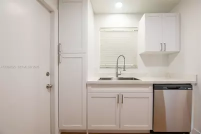 2441 SW 82nd Ave #301, Davie, FL 33324 - Photo 9
