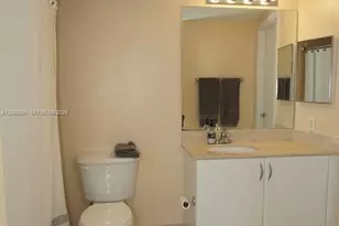 1750 N Bayshore Dr, Miami, FL 33132 - Photo 9