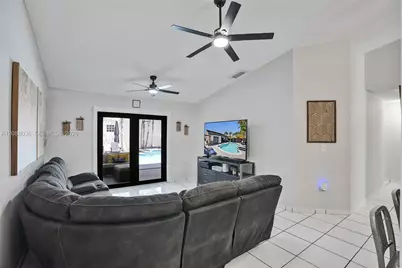 8971 NW 150th Ter, Miami Lakes, FL 33018 - Photo 19