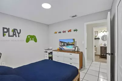 8971 NW 150th Ter, Miami Lakes, FL 33018 - Photo 43
