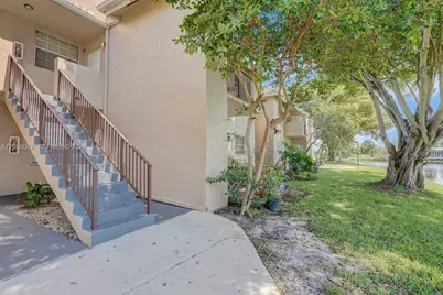1971 NW 96th Ter #9K, Pembroke Pines, FL 33024 - Photo 1