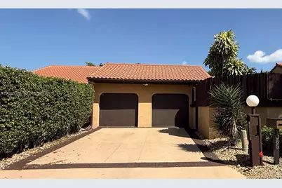 1085 NE 203rd Ln, Miami, FL 33179 - Photo 3