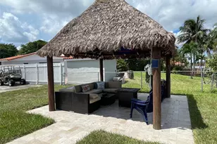 17831 NW 84th Ct, Miami, FL 33015 - Photo 9
