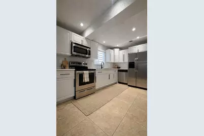 17831 NW 84th Ct, Miami, FL 33015 - Photo 15