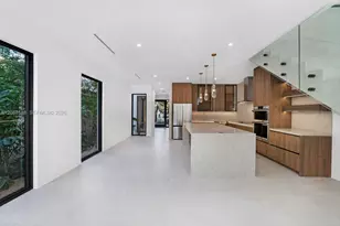 2610 SW 17th St, Miami, FL 33145 - Photo 11