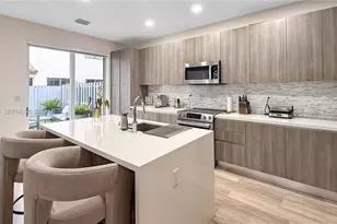 10232 NW 71st Terrace, Doral, FL 33178 - Photo 11