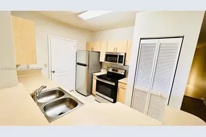 126 SW Peacock Blvd #205, Port Saint Lucie, FL 34986 - Photo 5