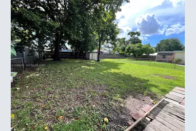 371 SW 67th Ter, Pembroke Pines, FL 33023 - Photo 25