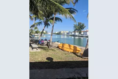 7741 Hawthorne Ave #7741, Miami Beach, FL 33141 - Photo 1