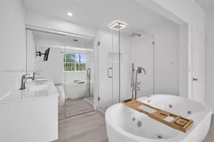 1303 Presidio Dr, Weston, FL 33327 - Photo 31