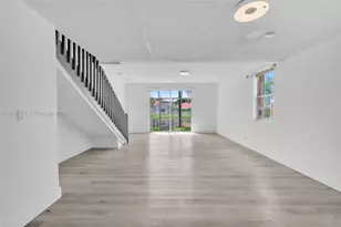 1303 Presidio Dr, Weston, FL 33327 - Photo 9