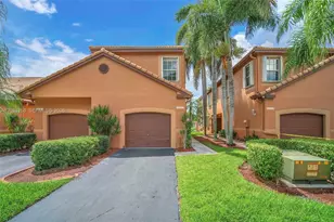 1303 Presidio Dr, Weston, FL 33327 - Photo 1