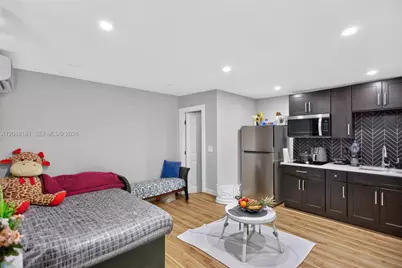 241 NE 45th St, Deerfield Beach, FL 33064 - Photo 31