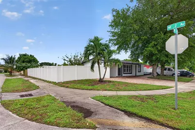 241 NE 45th St, Deerfield Beach, FL 33064 - Photo 3
