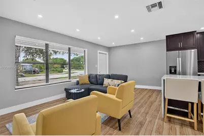 241 NE 45th St, Deerfield Beach, FL 33064 - Photo 13