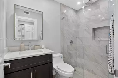 241 NE 45th St, Deerfield Beach, FL 33064 - Photo 21