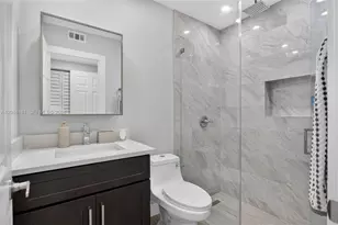 241 NE 45th St, Deerfield Beach, FL 33064 - Photo 21