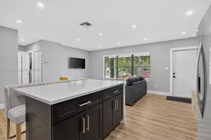 241 NE 45th St, Deerfield Beach, FL 33064 - Photo 17