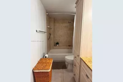8363 Lake Dr #504, Doral, FL 33166 - Photo 29