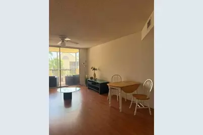 8363 Lake Dr #504, Doral, FL 33166 - Photo 5