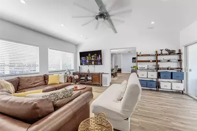 19050 SW 144th Ave, Miami, FL 33177 - Photo 9