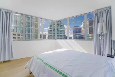 801 Brickell Bay Dr #1962, Miami, FL 33131 - Photo 3