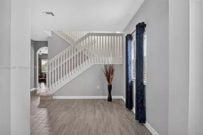 159 NE 36th Ter, Homestead, FL 33033 - Photo 3