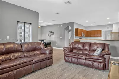 159 NE 36th Ter, Homestead, FL 33033 - Photo 5