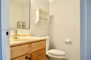 16570 NE 26th Ave, North Miami Beach, FL 33160 - Photo 11