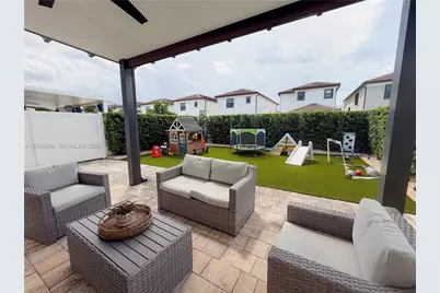 11014 W 35th Ln, Hialeah, FL 33018 - Photo 53
