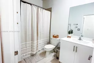 11014 W 35th Ln, Hialeah, FL 33018 - Photo 43