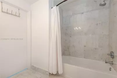 253 NE 2nd St #3105, Miami, FL 33132 - Photo 17