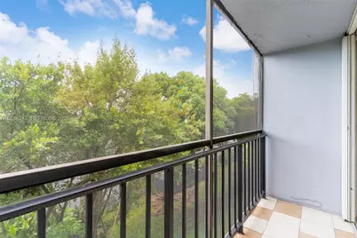 210 Fontainebleau Blvd #410, Miami, FL 33172 - Photo 19