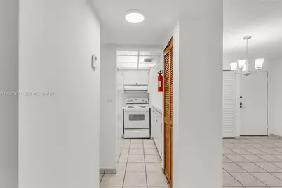 210 Fontainebleau Blvd #410, Miami, FL 33172 - Photo 9