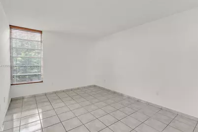 210 Fontainebleau Blvd #410, Miami, FL 33172 - Photo 15