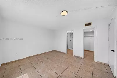 10000 NW 80th Ct #2432, Hialeah Gardens, FL 33016 - Photo 17
