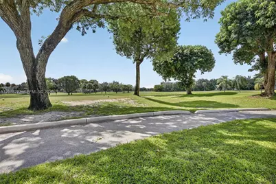 1200 SW 125th Ave #212L, Pembroke Pines, FL 33027 - Photo 23