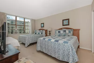 5700 Collins Ave #12D, Miami Beach, FL 33140 - Photo 21