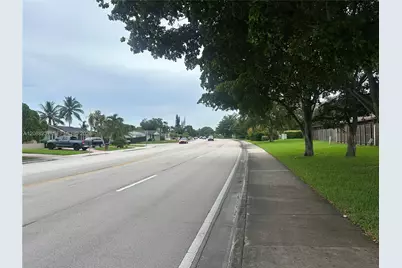 11611 SW 122nd Ave, Miami, FL 33186 - Photo 5