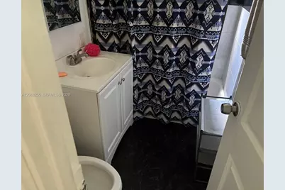 219 NE 141st St, Miami, FL 33161 - Photo 15