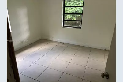 219 NE 141st St, Miami, FL 33161 - Photo 11
