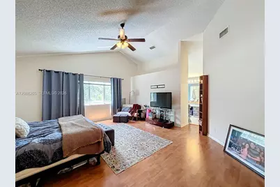 1342 NW 195th Ave, Pembroke Pines, FL 33029 - Photo 45