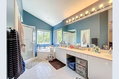 1342 NW 195th Ave, Pembroke Pines, FL 33029 - Photo 49