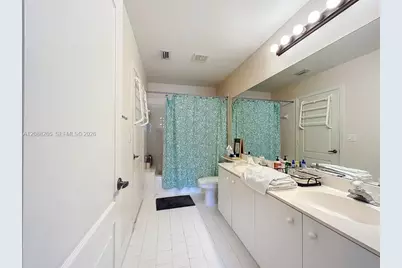 1342 NW 195th Ave, Pembroke Pines, FL 33029 - Photo 59