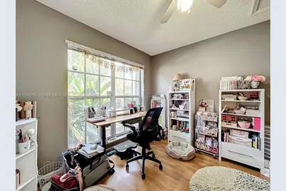 1342 NW 195th Ave, Pembroke Pines, FL 33029 - Photo 39