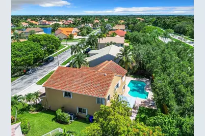 1342 NW 195th Ave, Pembroke Pines, FL 33029 - Photo 75