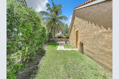 1342 NW 195th Ave, Pembroke Pines, FL 33029 - Photo 73