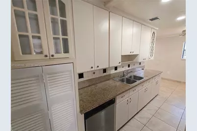 801 N 70th Ave, Hollywood, FL 33024 - Photo 13