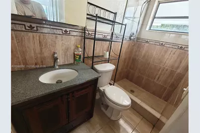 801 N 70th Ave, Hollywood, FL 33024 - Photo 9